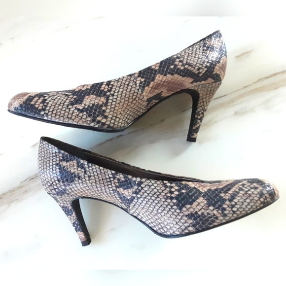 J. RENEE Frenzy Snakeskin Pumps Sz 8.5M - Picture 3 of 11